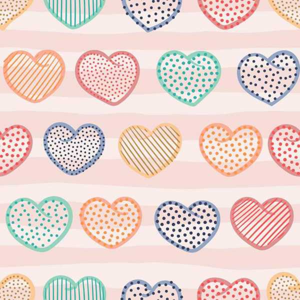 Druk na tkaninie- serca kolorowe na tle w różowe pasy