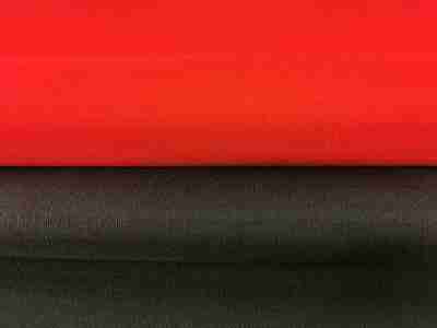 Zdjęcie przedstawiające tkaninę wodoodporną Ripstop, materiał na torby i pokrowce, w kolorze czerwonym i czarnym